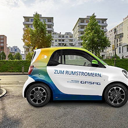 Mobilität Elektro-Auto mit GASAG Branding