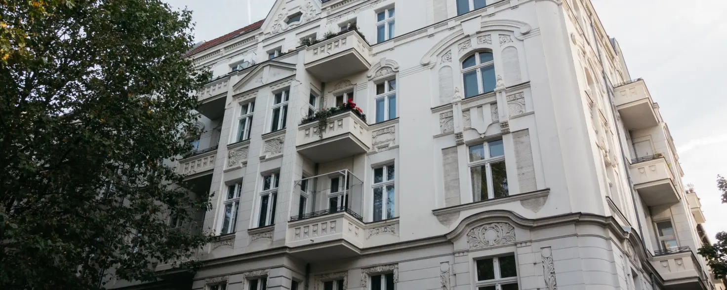 Ein Blick auf eine Hausfassade