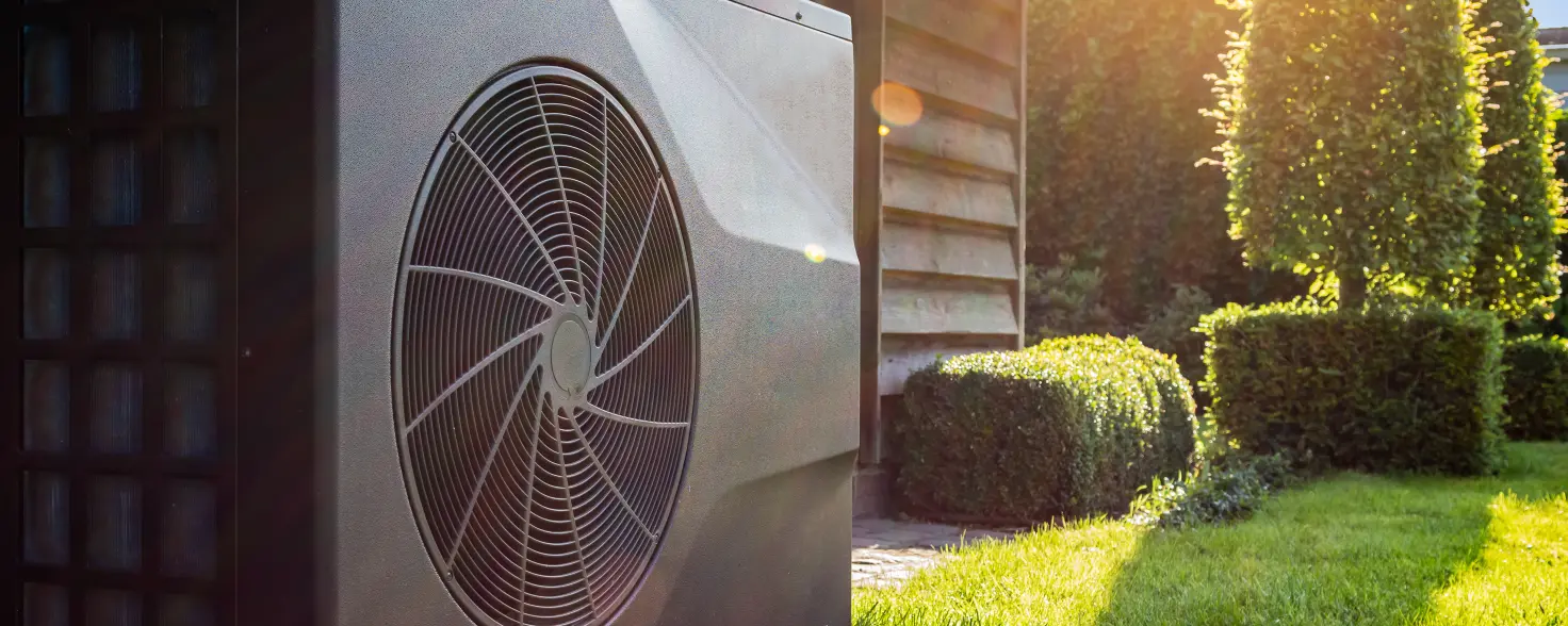 Wärmepumpe im Garten